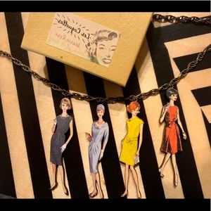 ModCloth/World’s Smallest Lookbook Necklace